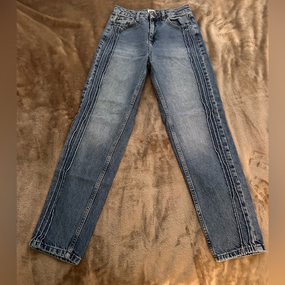 BDG Mom Classic Blue Straight Jeans